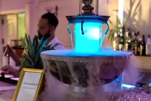 Fontanna alkoholowa niebieska ciemna